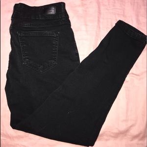 black celebrity pink jeans